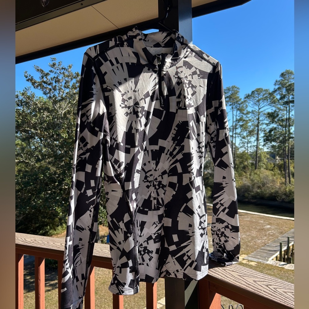 Under Armour long sleeve workout Zip neck athletic Top Size Large